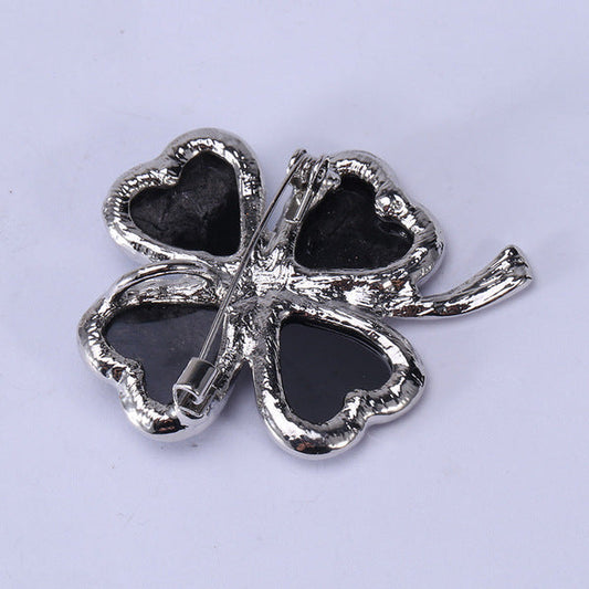 Berry Jewelry Silver 4-Leaf Clover Brooch โ Korean Style Lucky Charm Pin for Women ๐ธ