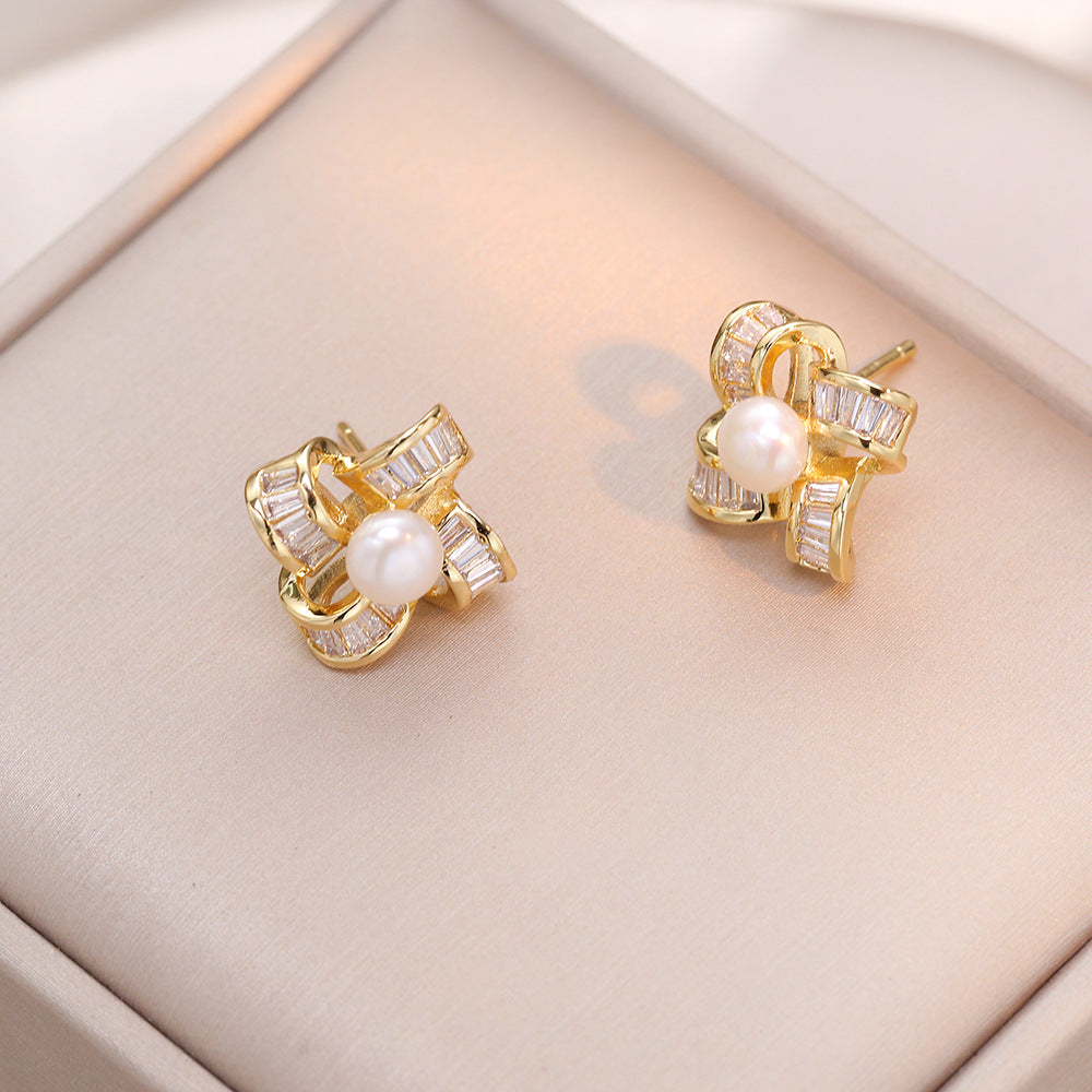 Hando Freshwater Pearl Camellia Earrings – Korean Style Floral Studs for Women