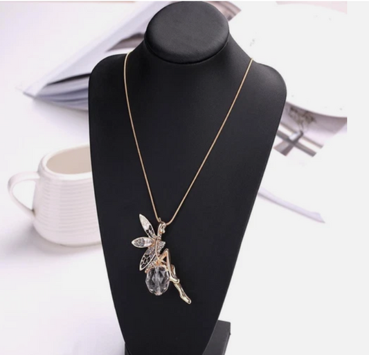 Women Lady Gold Butterfly Pendant Elegant Necklace Sweater