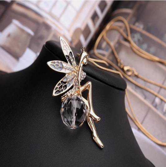 Women Lady Gold Butterfly Pendant Elegant Necklace Sweater