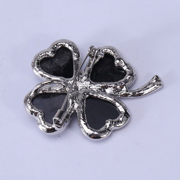 Berry Jewelry Silver 4-Leaf Clover Brooch – Korean Style Lucky Charm Pin for Women 🌸