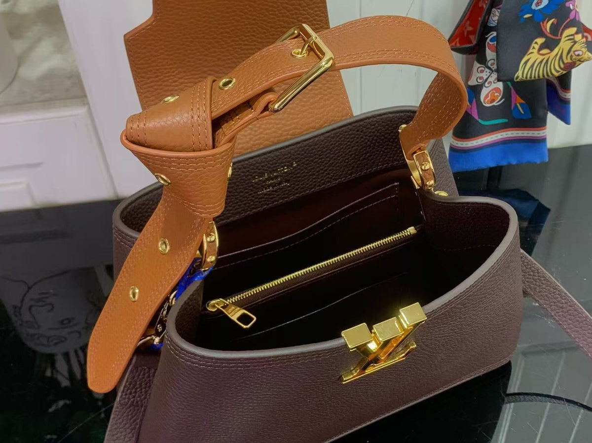 Premium Women's Structured Handbag with Elegant Gold-Tone Details (Capucines BB copy)