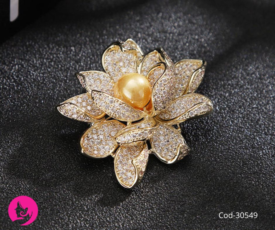 Stunning Yellow Zirconium Flower Brooch – Retro Elegance