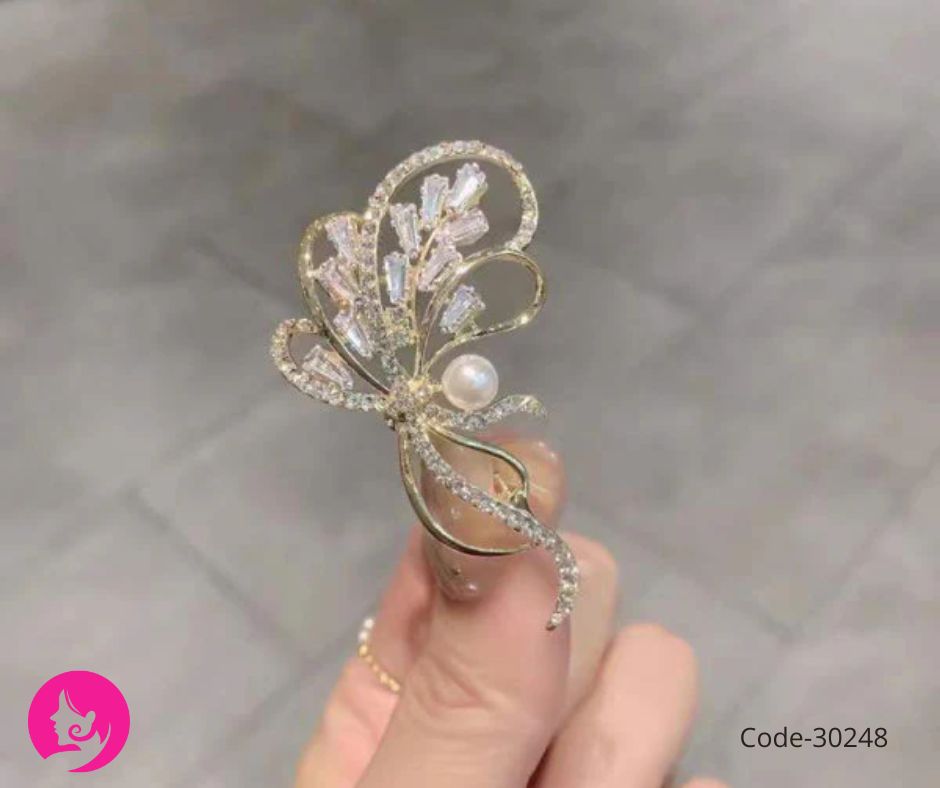 Korean Bouquet Flower Brooch – Elegant Metal Floral Pin for Women