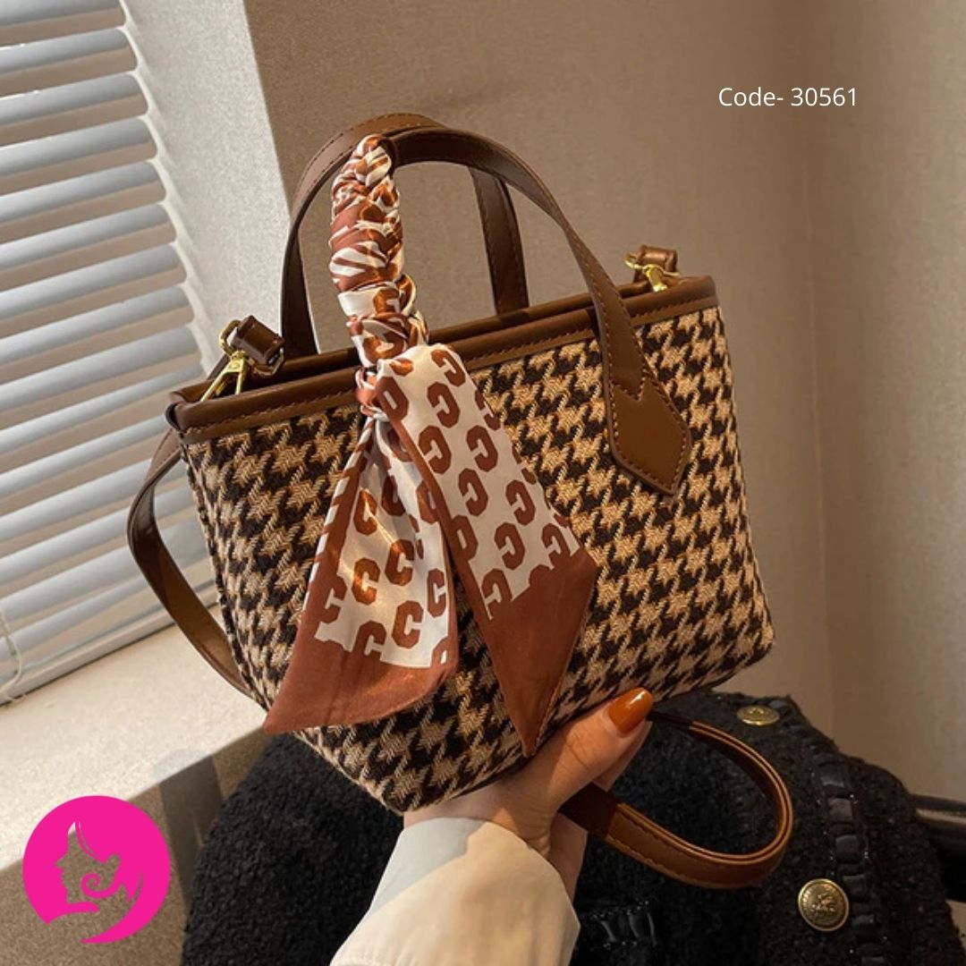 Chic Woven Bucket Bag – Small Handheld & Stylish for Daily Wear