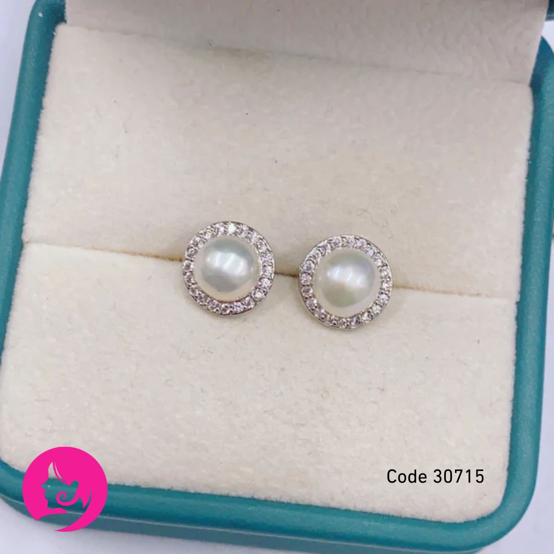 Still Classic Pearl Stud Earrings – 5–6mm Silver White & Pink Pearls