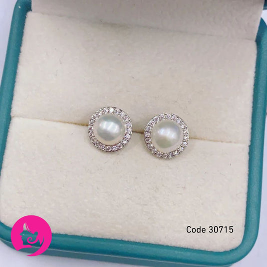 Still Classic Pearl Stud Earrings – 5–6mm Silver White & Pink Pearls