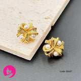 Gold Three-Petal Clover Earrings – Elegant Floral Studs for Women