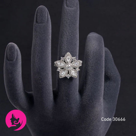 Liangya Liren Platinum White Zircon Ring – Light Luxury Floral Geometric Band