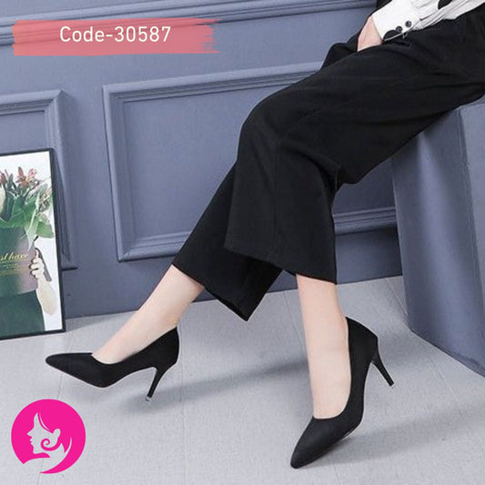 Premium Black Heels with Red Bottom – The Ultimate Classic Look.Classic Black Heels with Red Bottom: Timeless Elegance for Any Occasion!