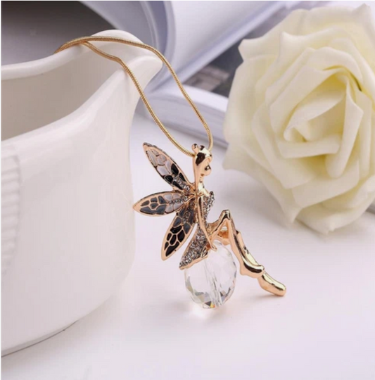 Women Lady Gold Butterfly Pendant Elegant Necklace Sweater