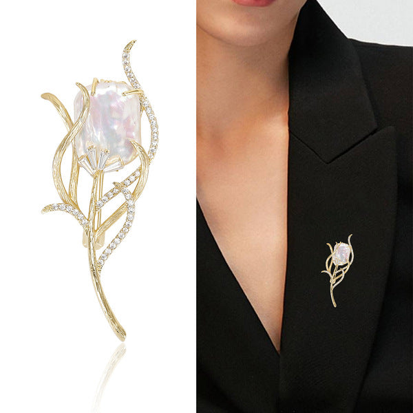 Berry Jewelry Gold Feather Brooch – Diamond Series Nature-Inspired Pin for Women